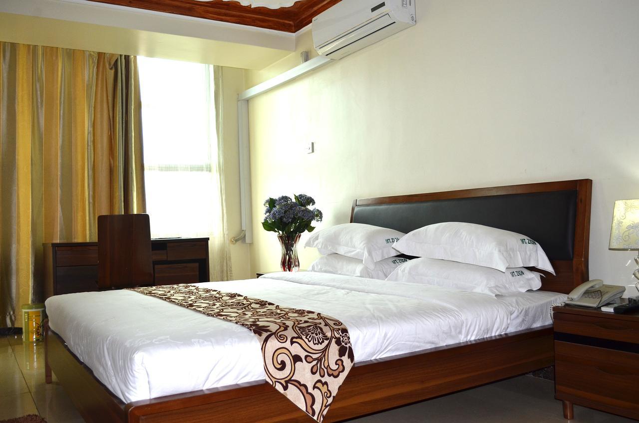Mt. Zion Hotel Kampala Kültér fotó