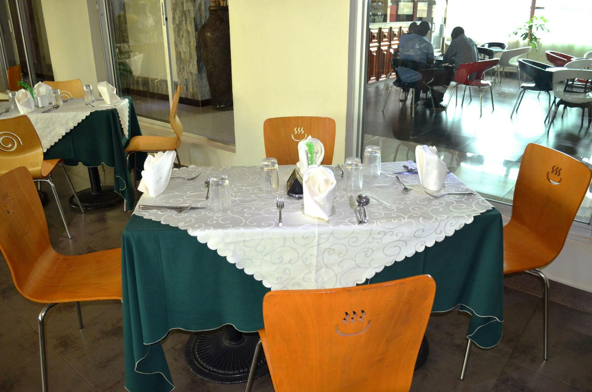 Mt. Zion Hotel Kampala Kültér fotó